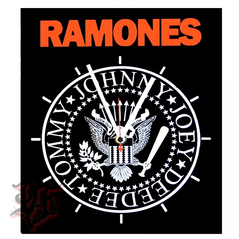 картинка Часы настенные Ramones от магазина Darkforest