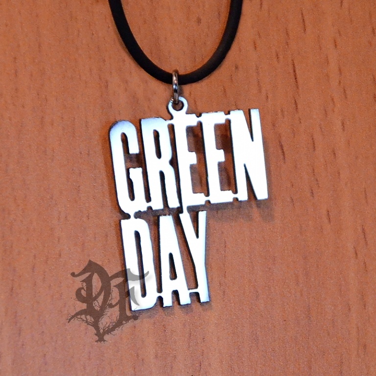 картинка Кулон с группой Green day буквы от магазина Darkforest